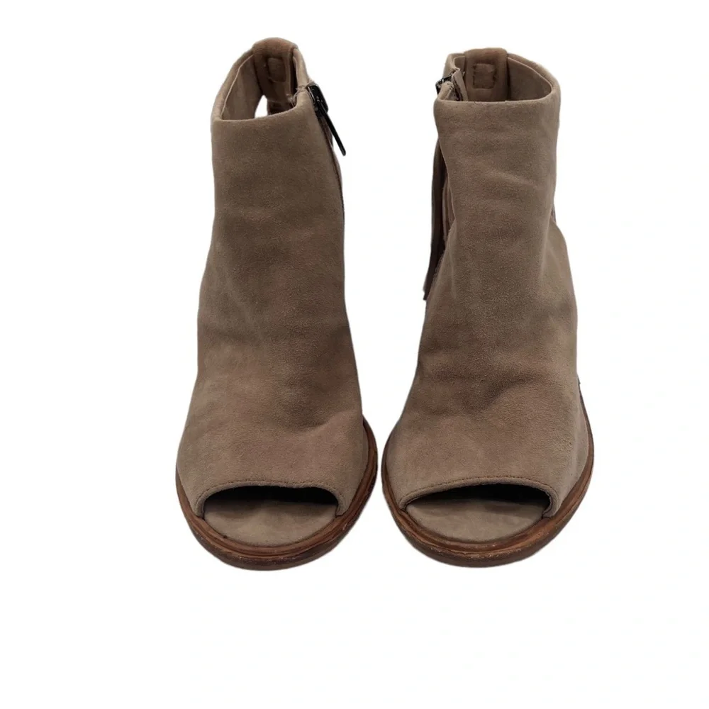 Vince Camuto Brown Leather Kyleena Block Heel Peep Toe Ankle Boots Size 6 Womens